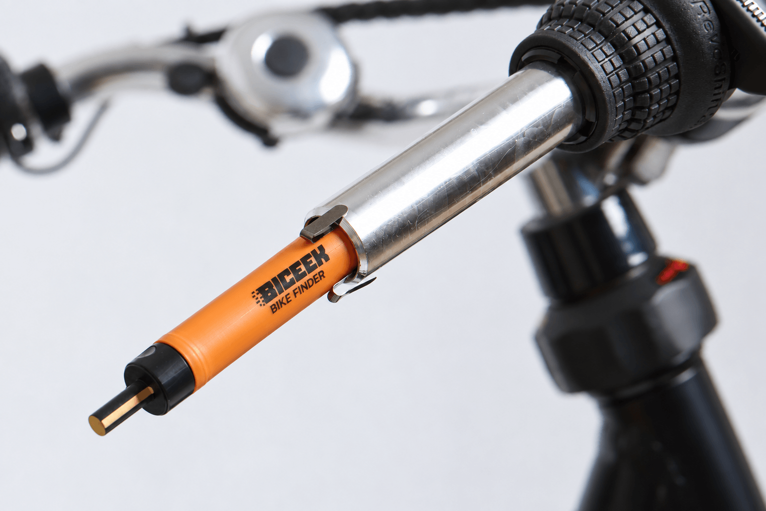 BICEEK Findhoo 200 hidden inside a bicycle handlebar